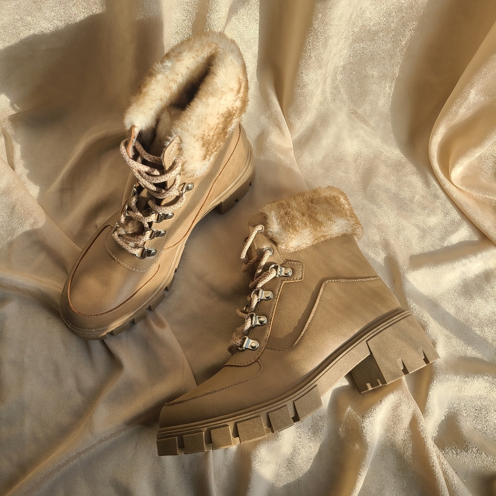 🚨FEW PAIRS LEFT// Faux fur lined Tan boots - Picture 5 of 6